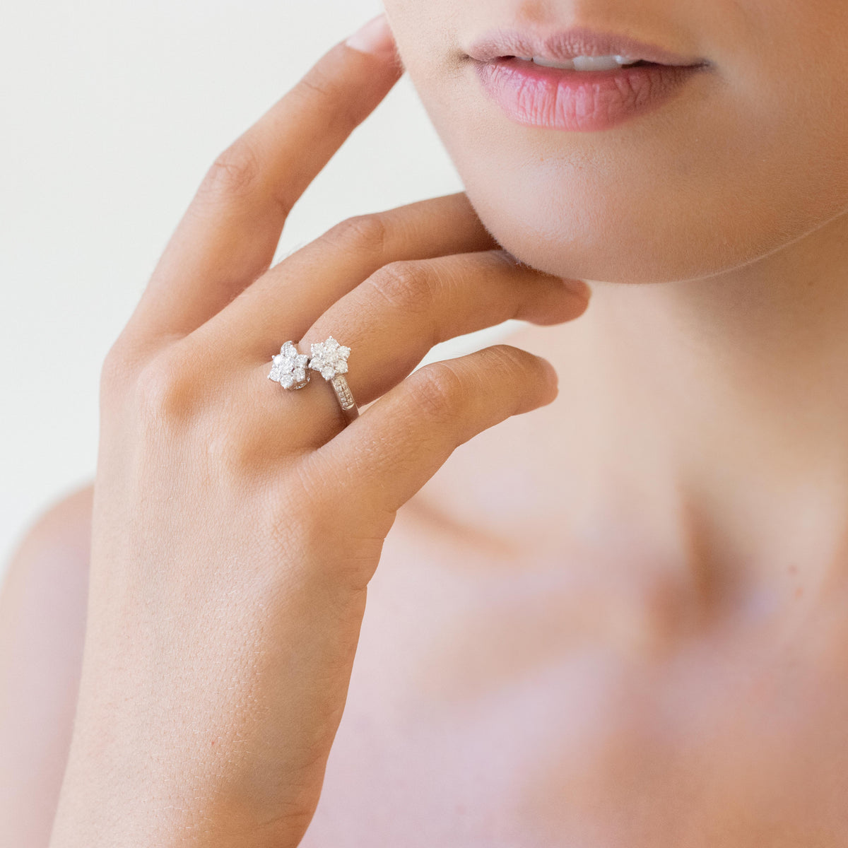 Contrariè Shooting Stars Ring in 18KT White Gold with Brilliant Cut Diamonds