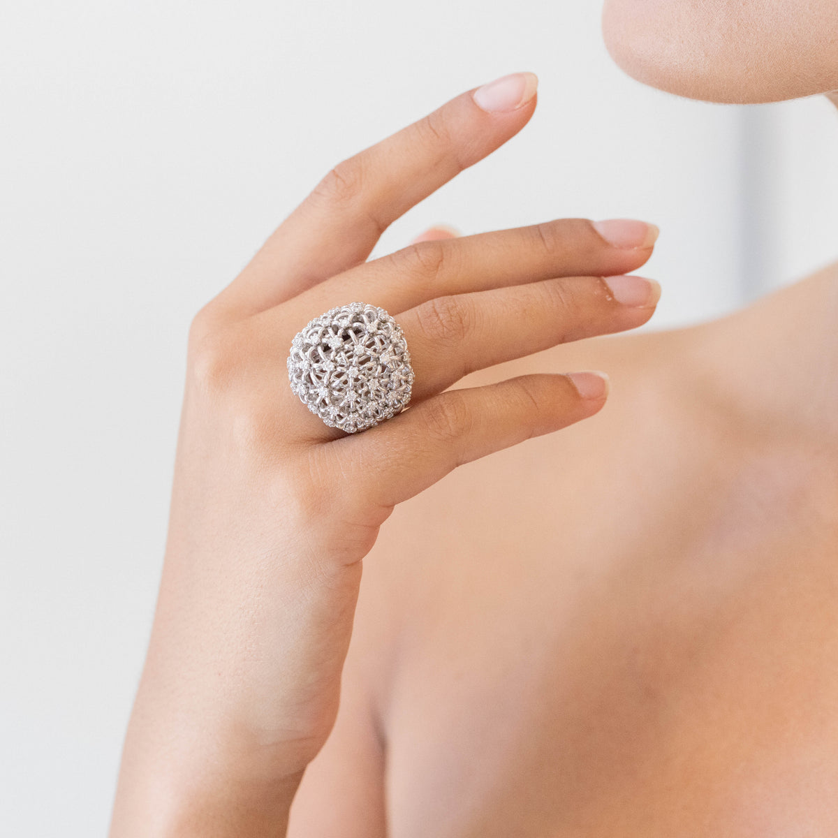 18kt White Gold Band Ring Interspersed with Diamonds