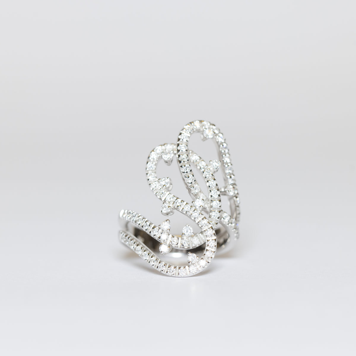 18kt White Gold Fantasy Ring with Brilliant Cut Diamonds