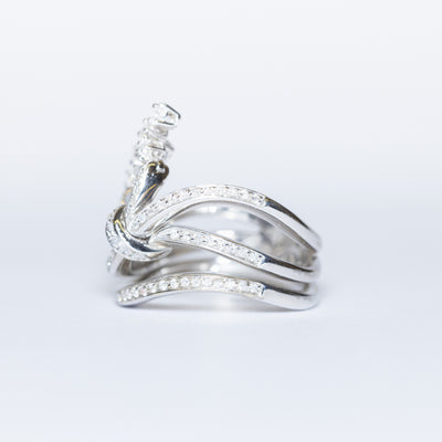 Anello Luxury Fascia in Oro Bianco 18kt con Diamanti Taglio Rotondo Brillante