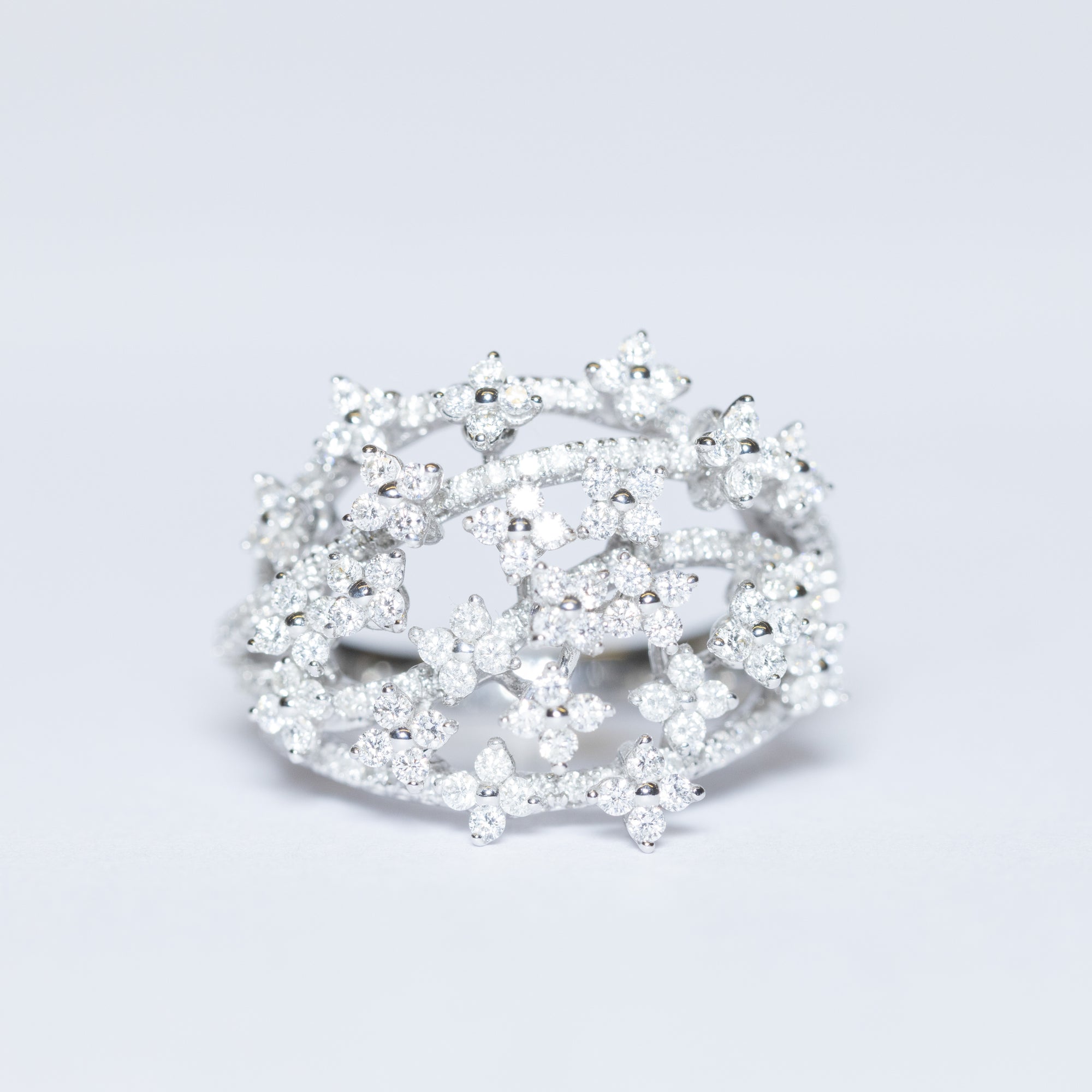 Anello Fascia Dedalo in Oro Bianco 18kt con Diamanti taglio Brillante