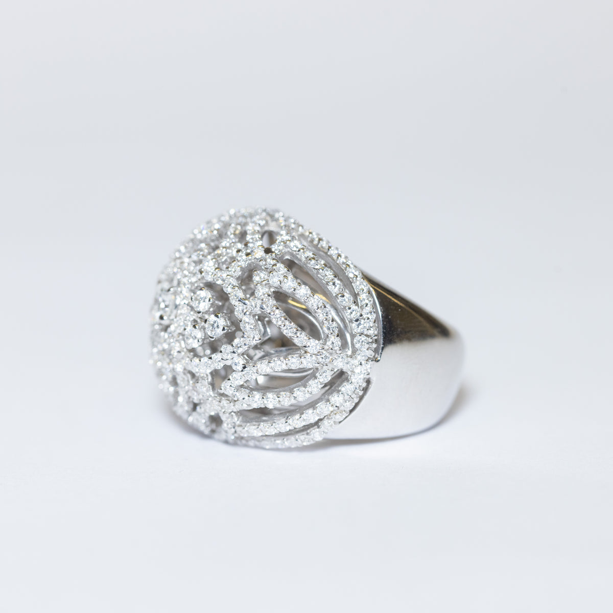 Anello Fascia in Oro Bianco 18KT personalizzata con Diamanti Taglio Brillante