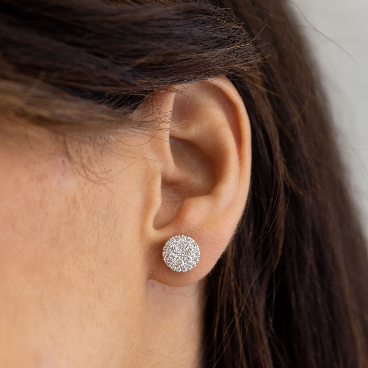 18kt White Gold Earrings with Round Cut Brilliant Diamond Pavè