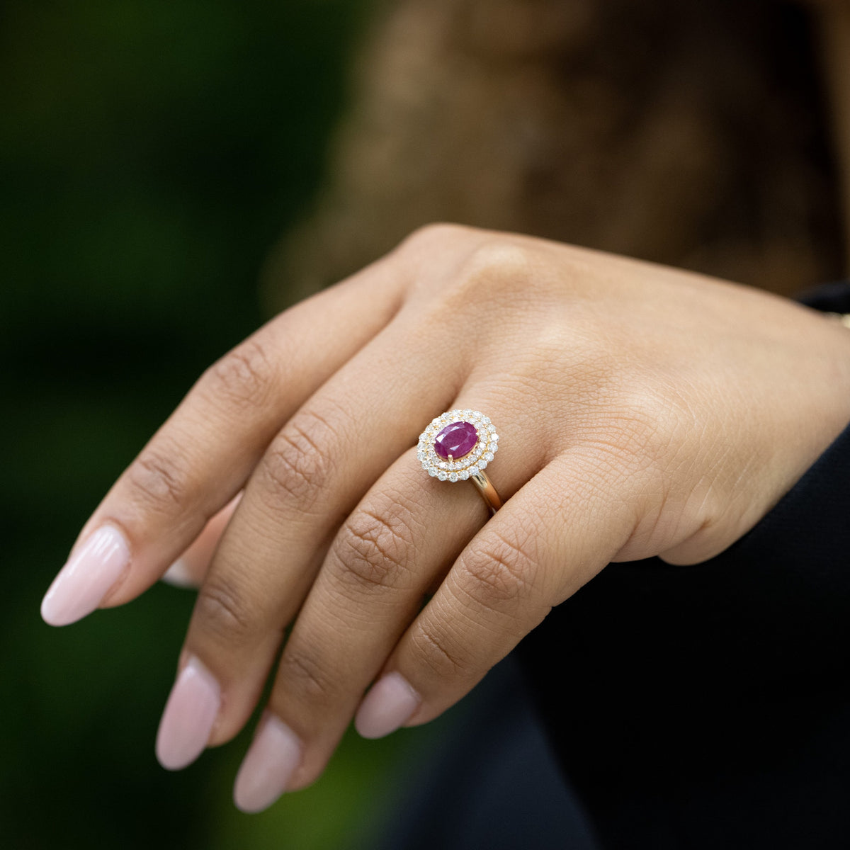 Anello in Oro Rosa, Diamanti e Rubino centrale