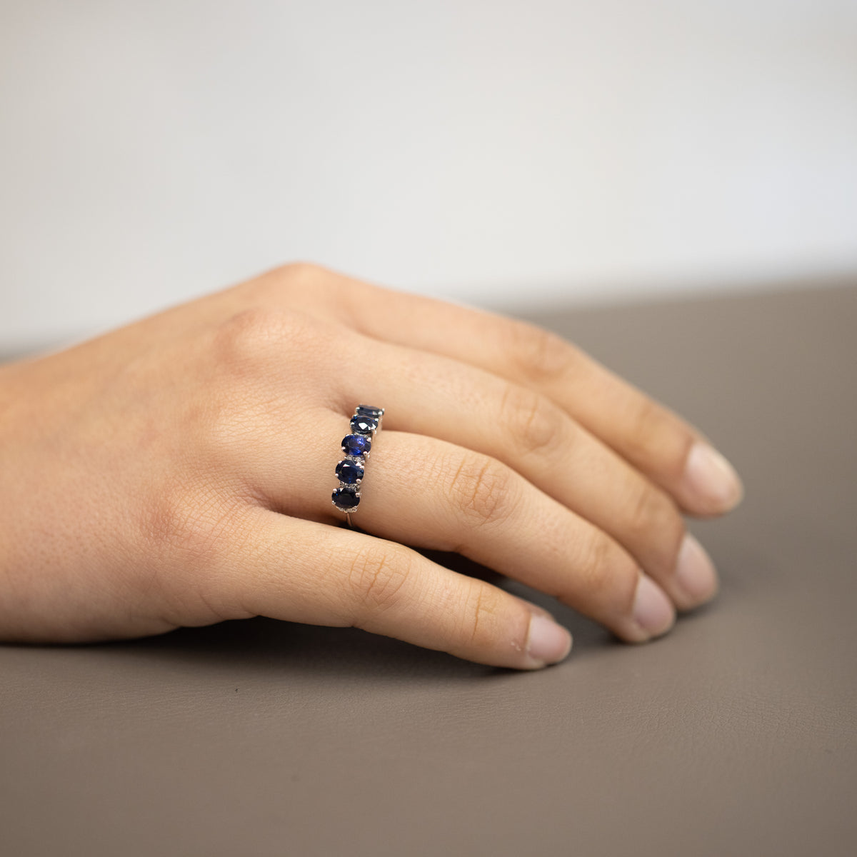 Veretta in Oro bianco 18kt, diamanti e Zaffiri