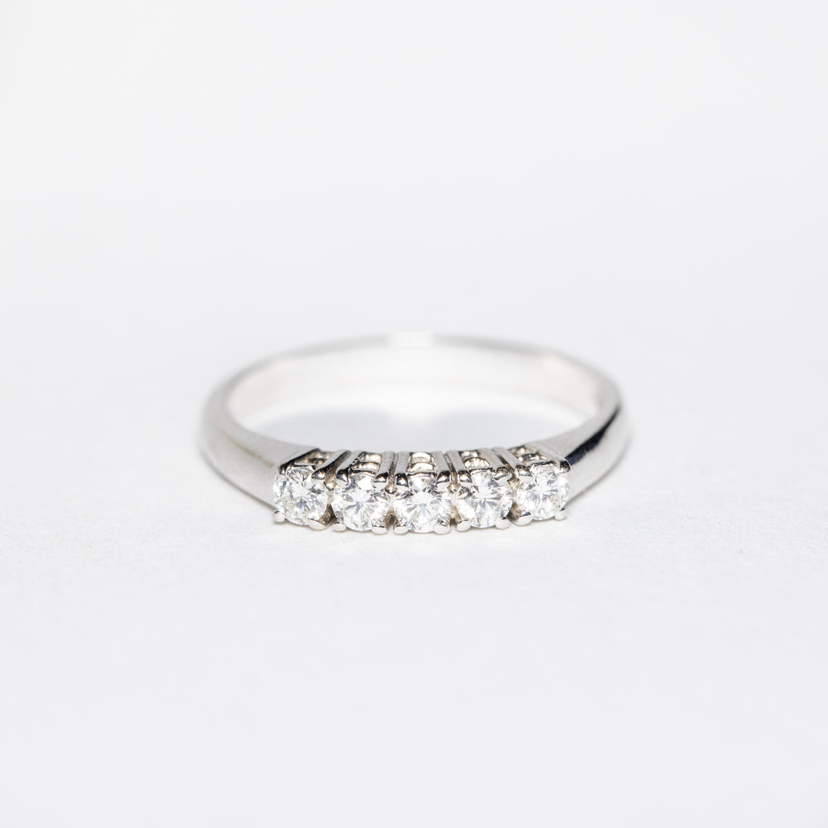Anello Veretta in oro bianco 18kt da 0,35ct