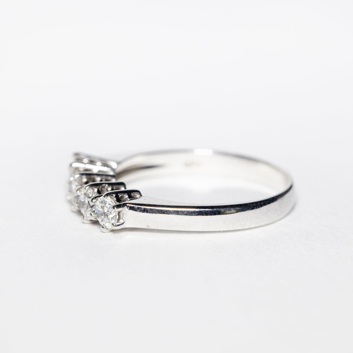 18kt White Gold 5 Stone Veretta Ring
