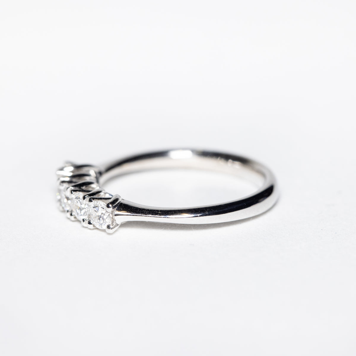 Anello in Oro Bianco 18kt a 5 diamanti D color