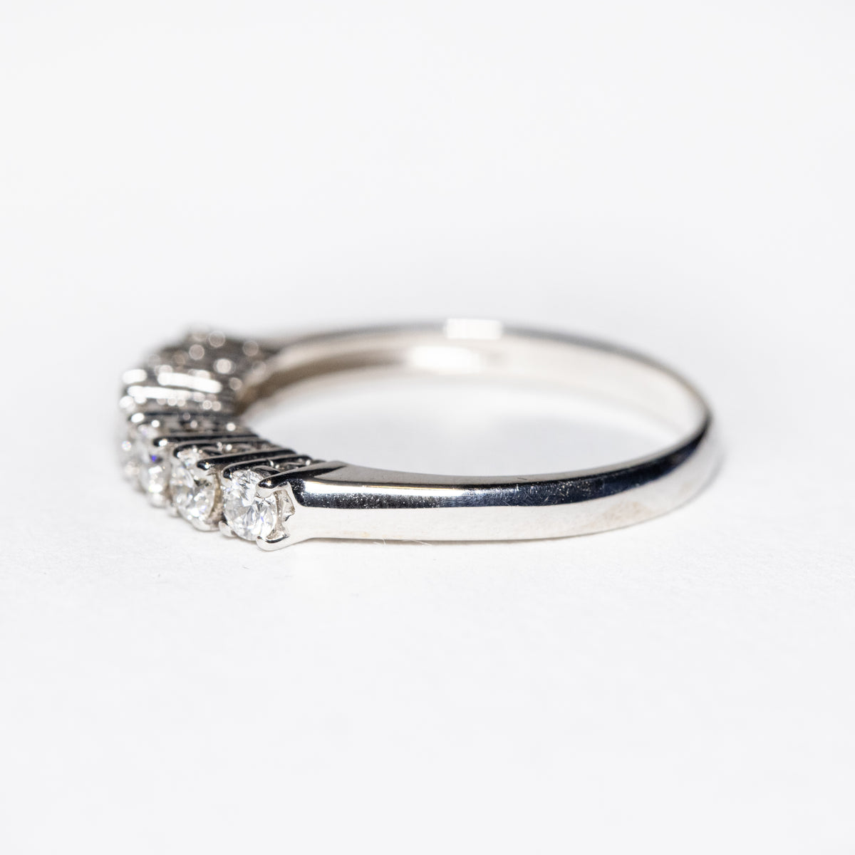 18kt White Gold Veretta Ring With 7 Diamonds
