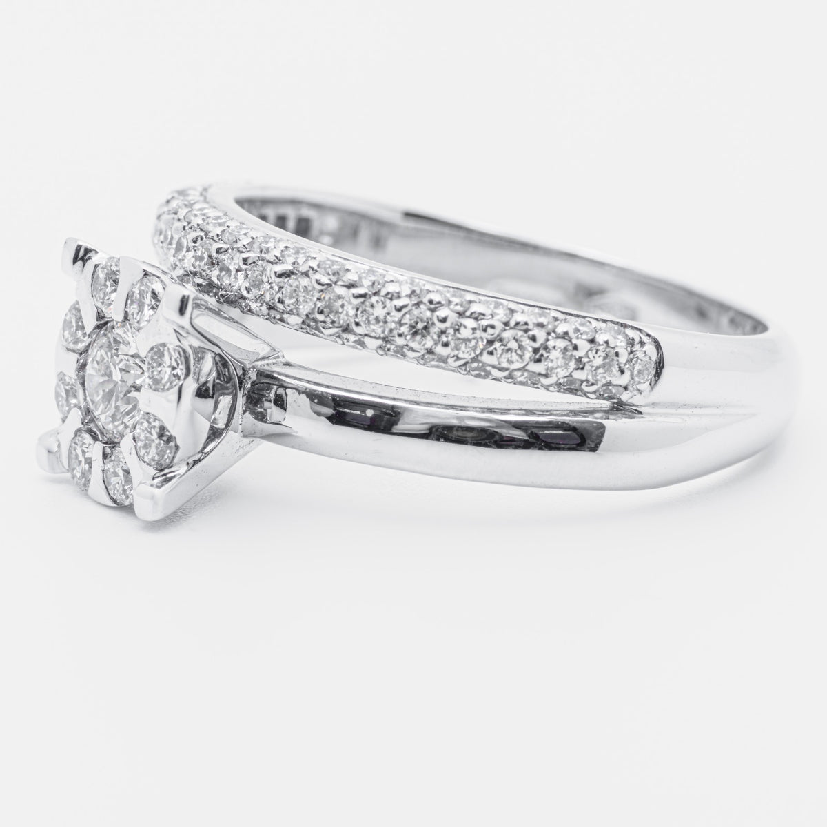 Anello Magic con Pavè di Diamanti 1.10ct in oro bianco 18 kt