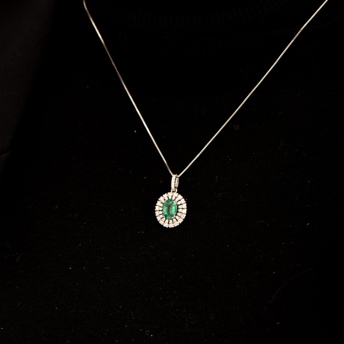 18KT White Gold Necklace With Central Emerald and Double Row of Diamonds