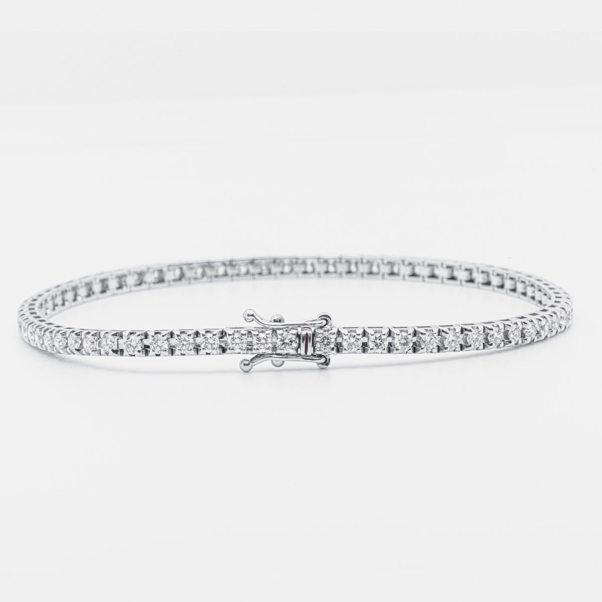18kt White Gold Tennis Bracelet with 2.59kt Diamonds
