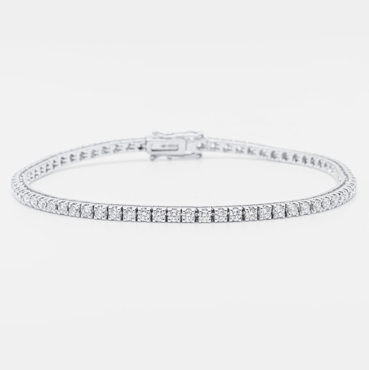Bracciale Tennis in oro bianco 18 kt con diamanti da 2,63 kt