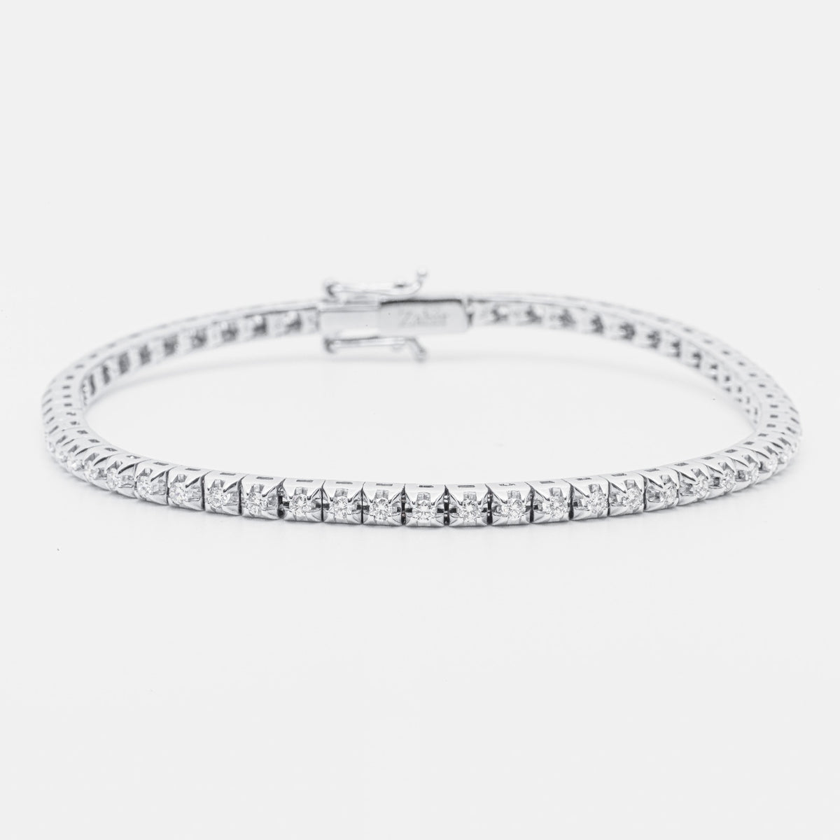 Bracciale Tennis in oro bianco 18 kt con diamanti da 2,26 kt