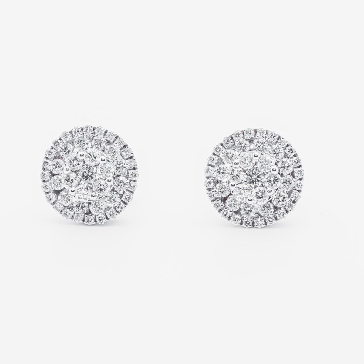 18kt white gold light point earrings with 1.00kt diamond pavé