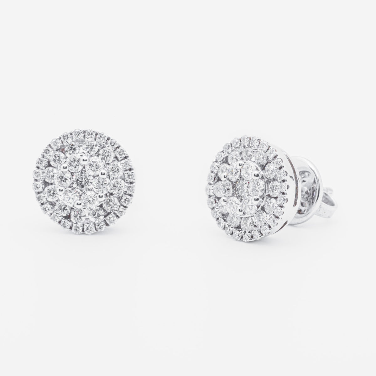18kt white gold light point earrings with 1.00kt diamond pavé