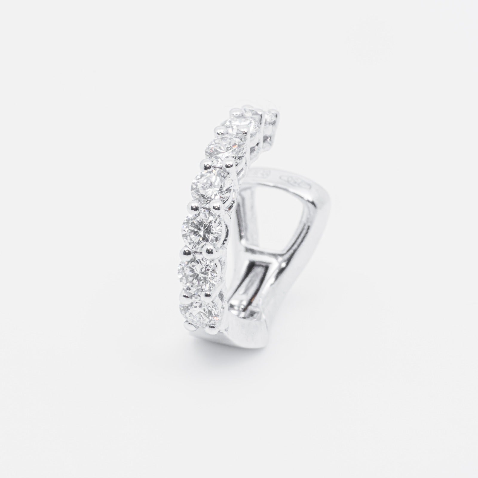 0.10 carati (Ctw) nero rotondo con pavé di diamanti orecchini a forma di Kite 1/10 ct, Argento placcato oro giallo, cod. K1269 0.10 carati (Ctw) nero rotondo con pavé di diamanti orecchini a forma di Kite 1/10 ct, Argento placcato oro giallo, cod. K1269