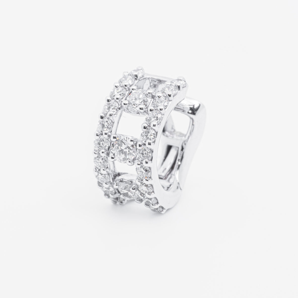 Conch earring in 18kt white gold with diamonds