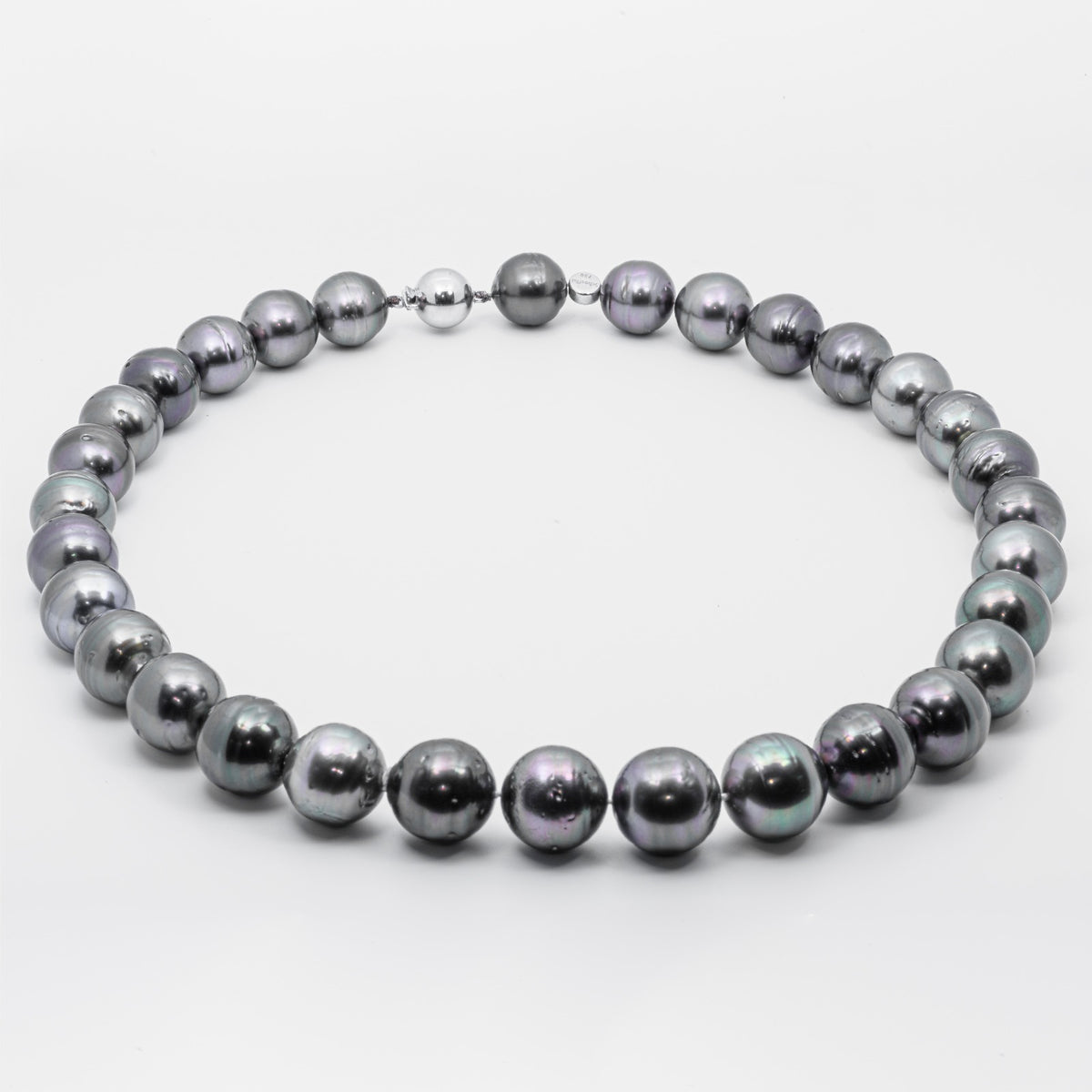Tahitian pearl necklace
