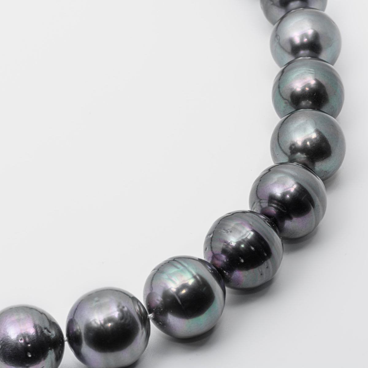 Tahitian pearl necklace