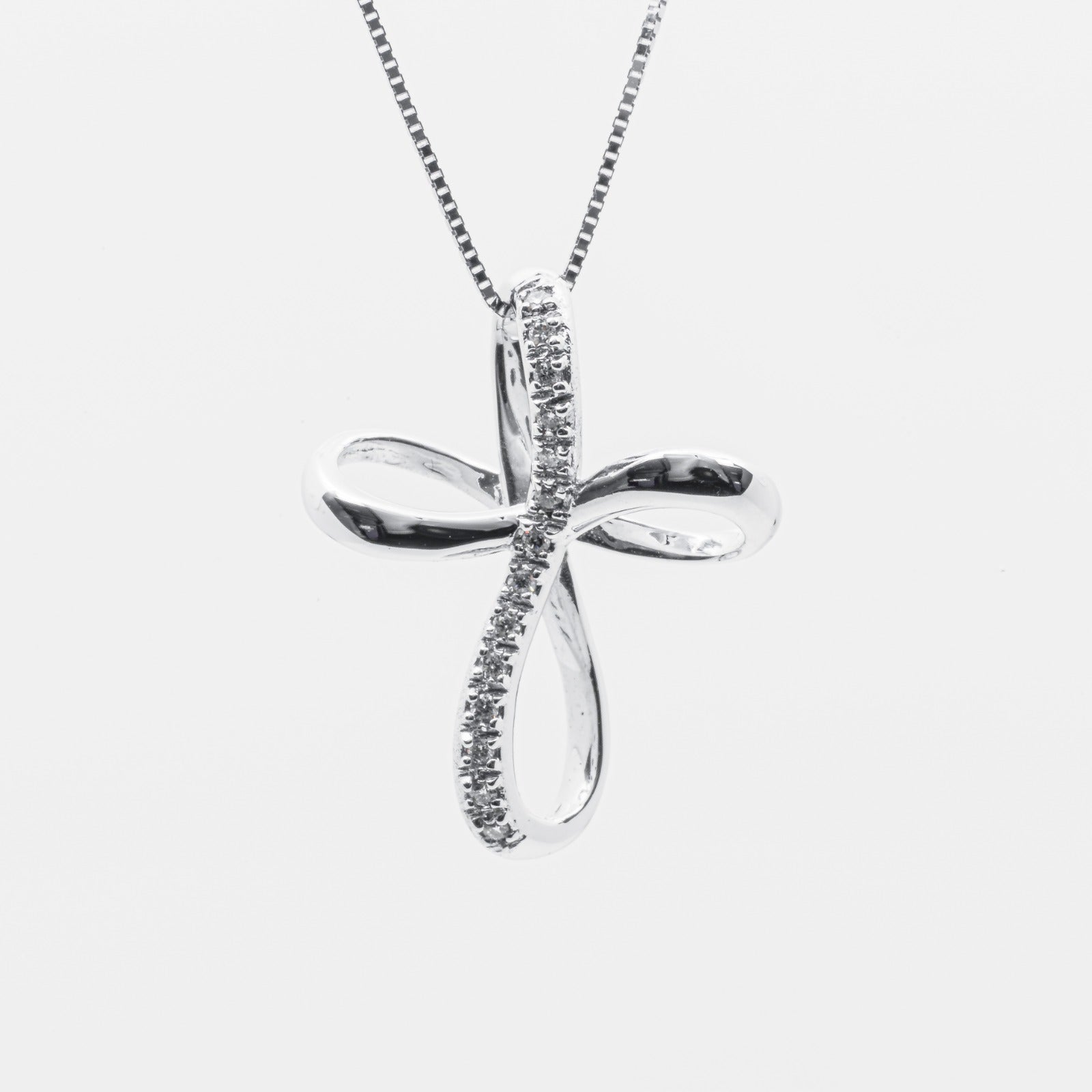 Collana ciondolo croce in oro bianco con zirconi ovali - Sari Gold Collana ciondolo croce in oro bianco con zirconi ovali - Sari Gold