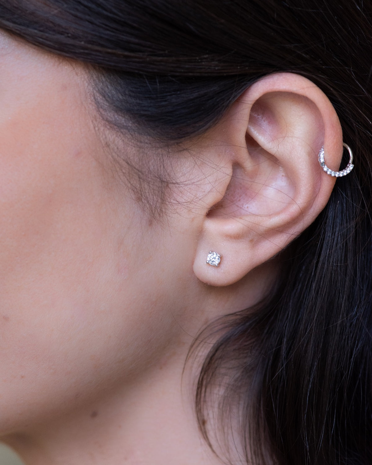 Orecchini punto luce con diamanti e platino 950