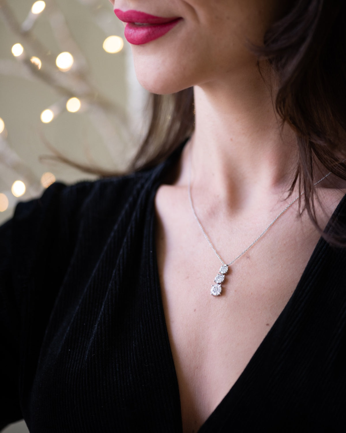 Trilogy Magic Necklace with 0.91 kt Diamond Pavé in 18 kt White Gold