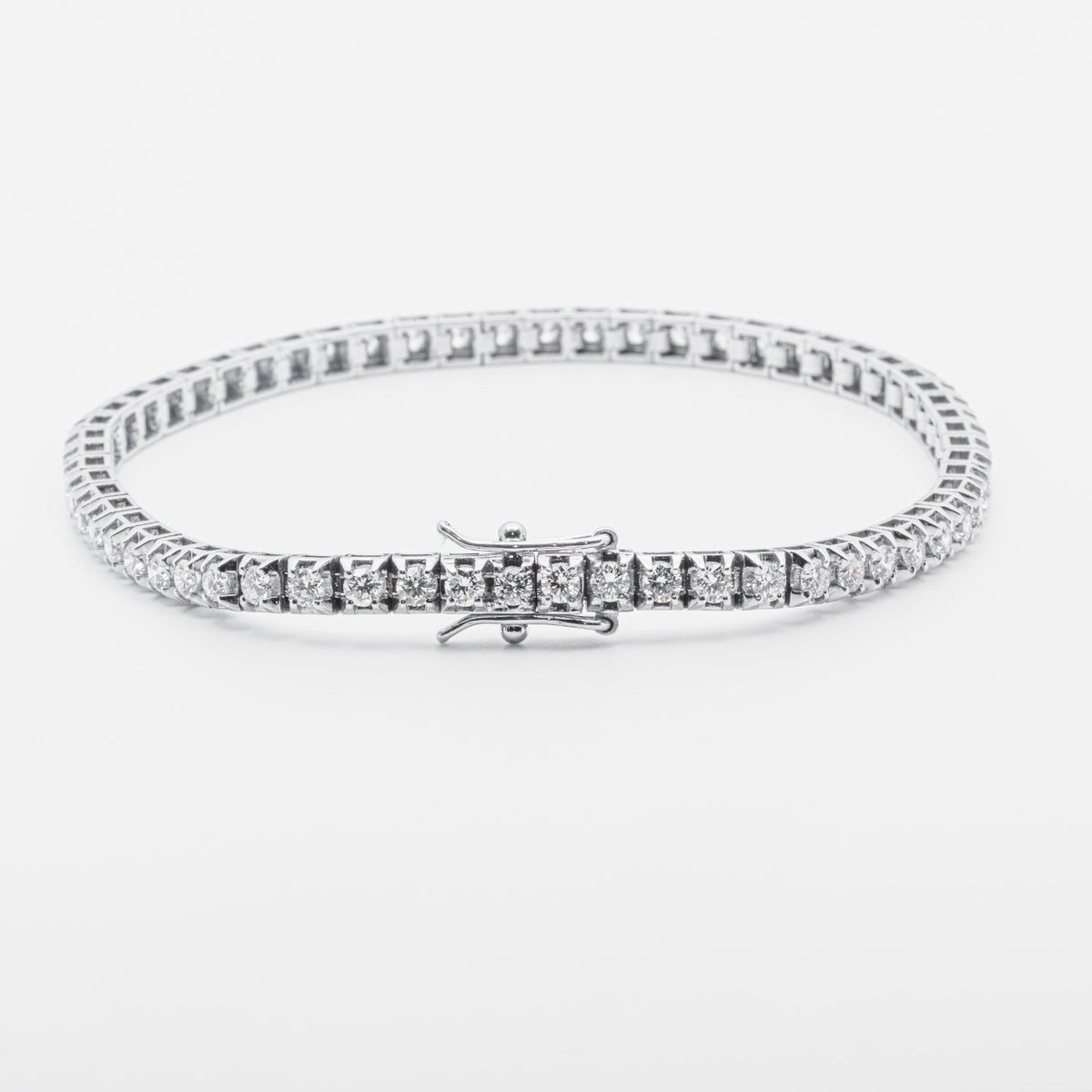 Bracciale Tennis in oro bianco 18 kt con diamanti da 3,03 ct