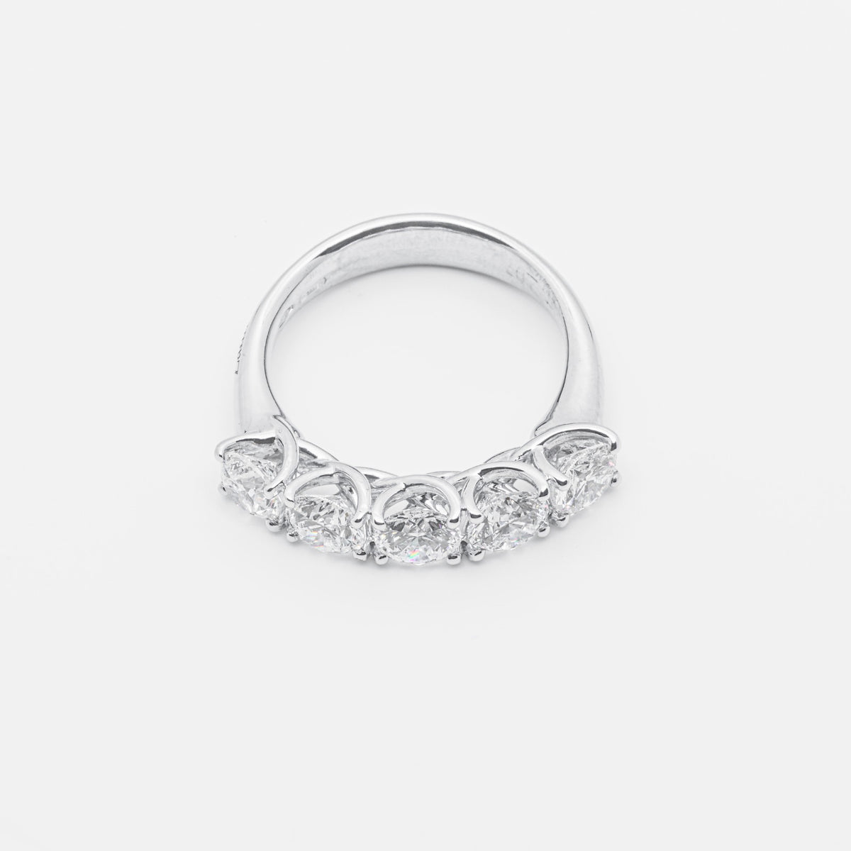 Anello Veretta 5 Pietre con Diamanti da 2,12 ct dal taglio brillante in oro bianco 18 kt