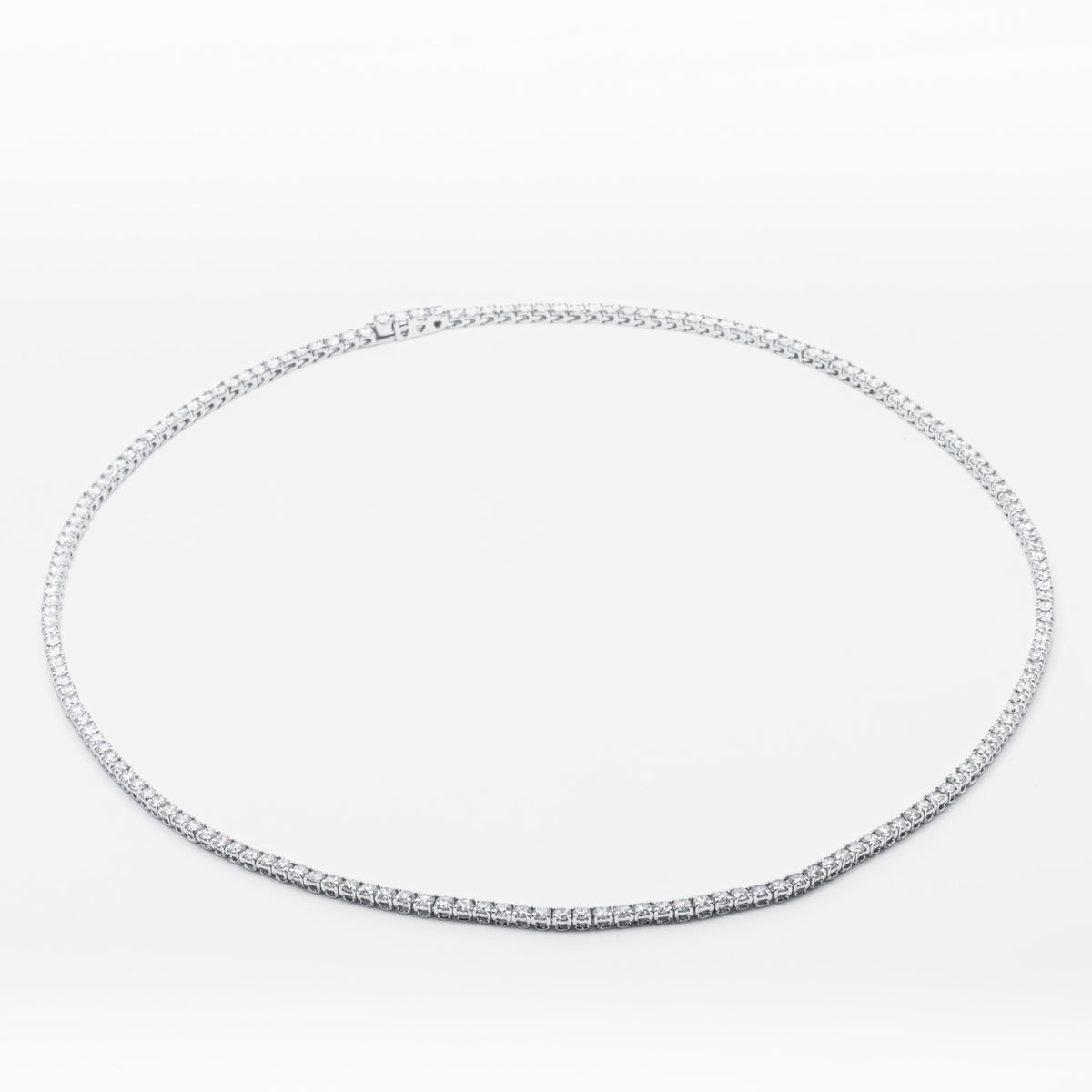 7.28 ct Brilliant Cut Diamond Tennis Necklace in 750 White Gold