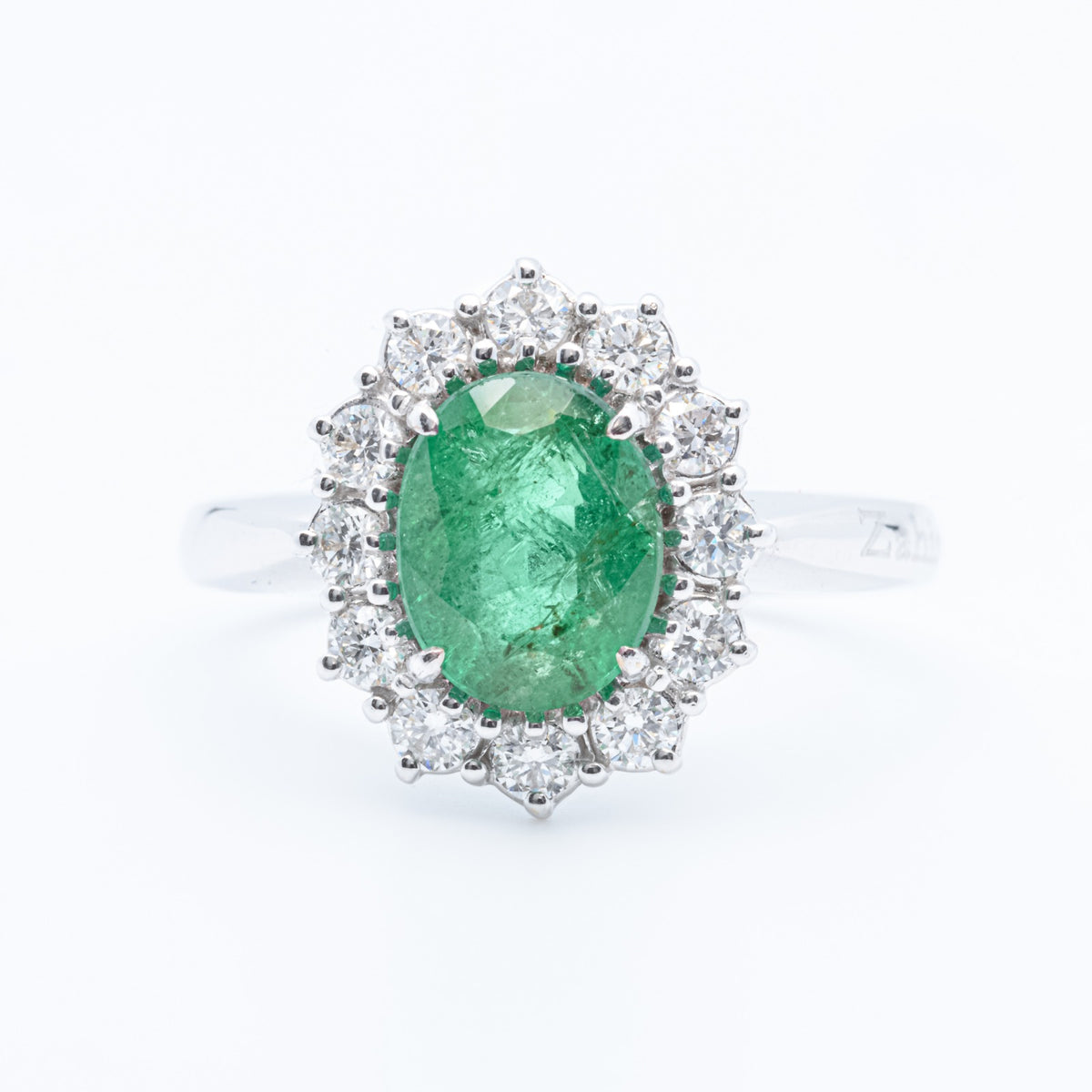 Anello Smeraldo 1,98 ct Contornato Diamanti 0,48 ct in oro bianco 18 kt