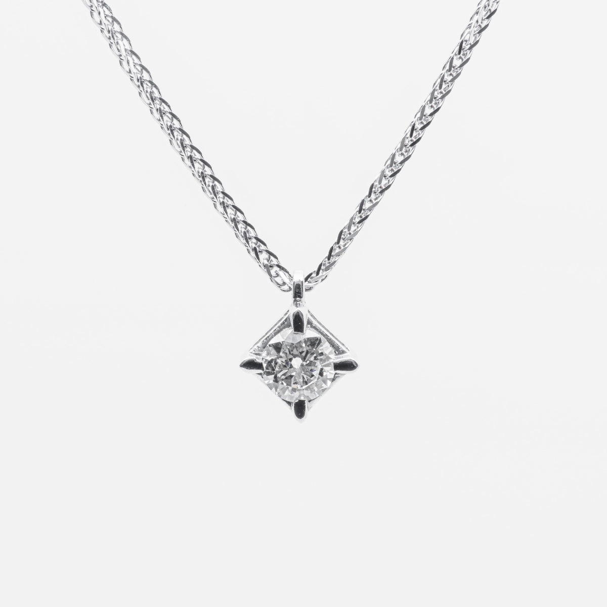 0.20ct diamond point light necklace in 18kt white gold