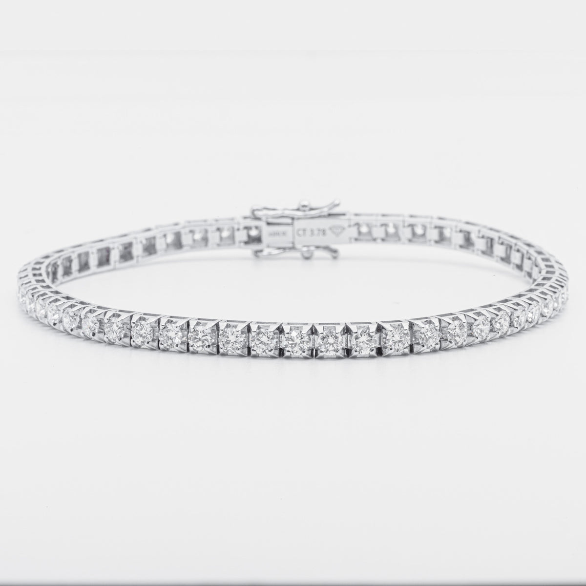 18kt White Gold Tennis Bracelet with 5.17kt Diamonds
